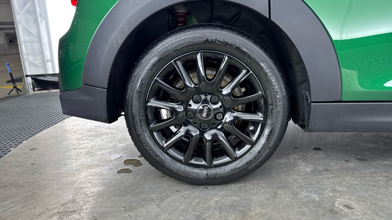 MINI Hatchback 1.5 Cooper Classic 5dr Auto Petrol Hatchback